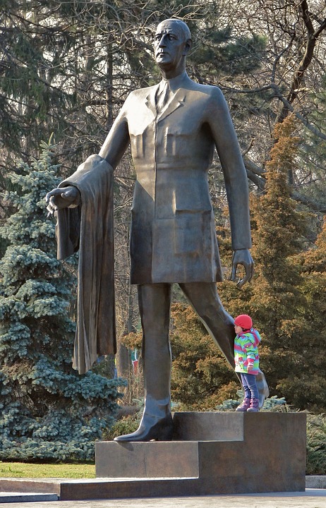 Charles De Gaulle, Statue, French President